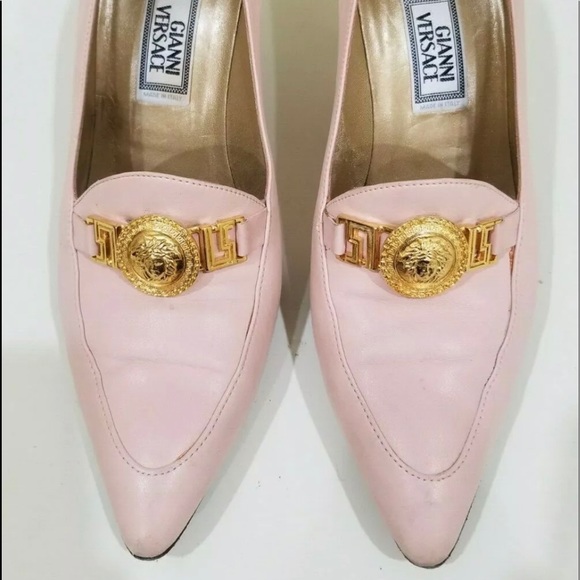 Vintage Versace lambskin 3” Pumps SOLD - Picture 2 of 9